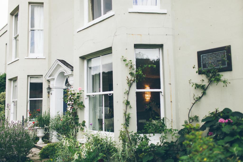 ヘイスティングス ジ オールド レクトリー Bed & Breakfast エクステリア 写真